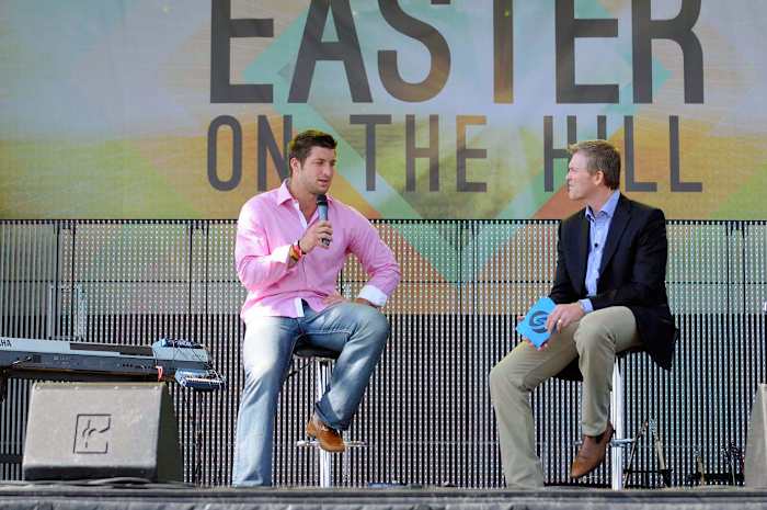 2012-Tim-Tebow-Celebration-Church-op3b-23118-mid.jpg